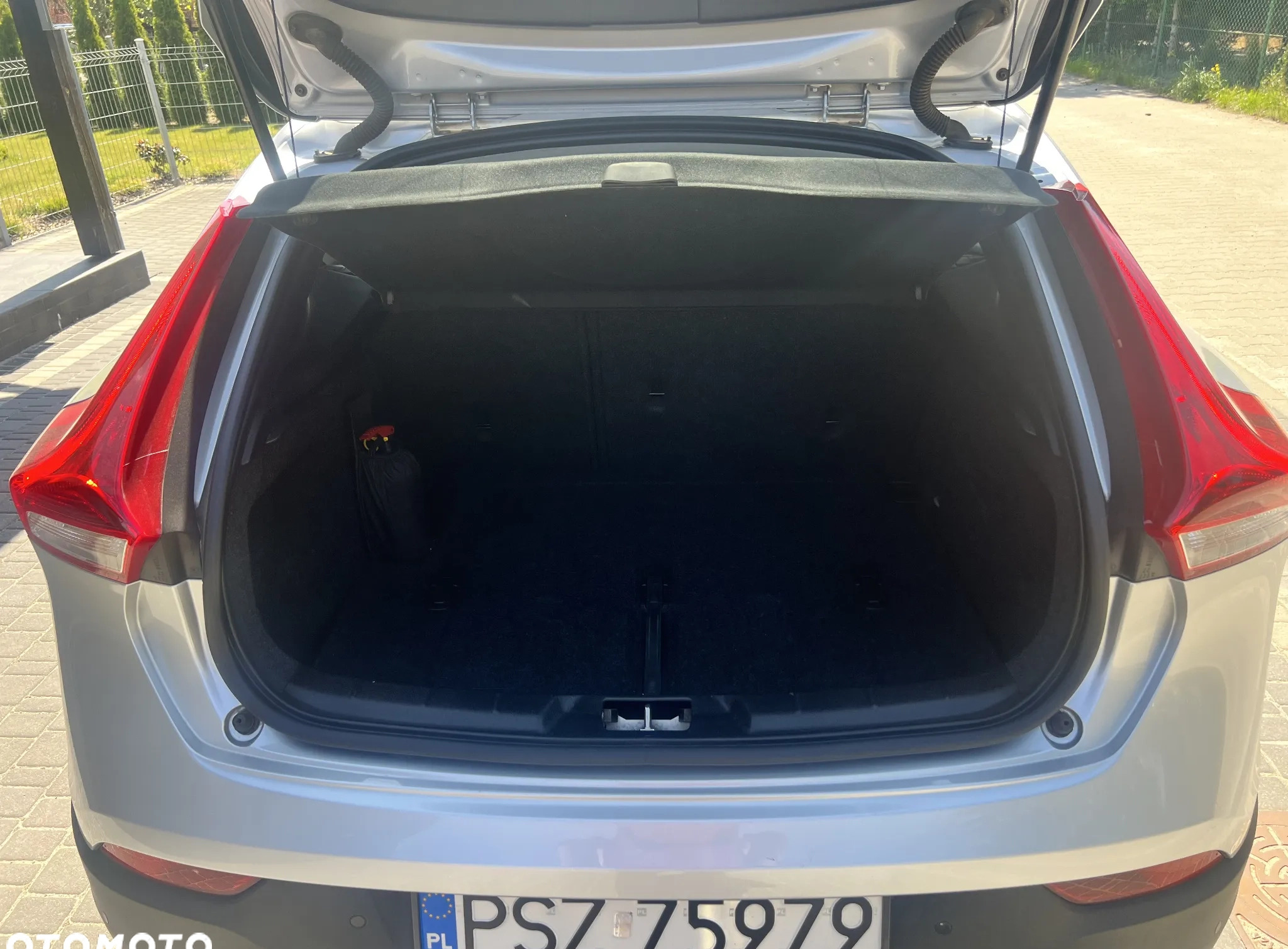 Volvo V40 cena 55000 przebieg: 102600, rok produkcji 2017 z Wronki małe 106
